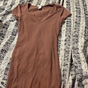 Brown v neck dress size small woman’s